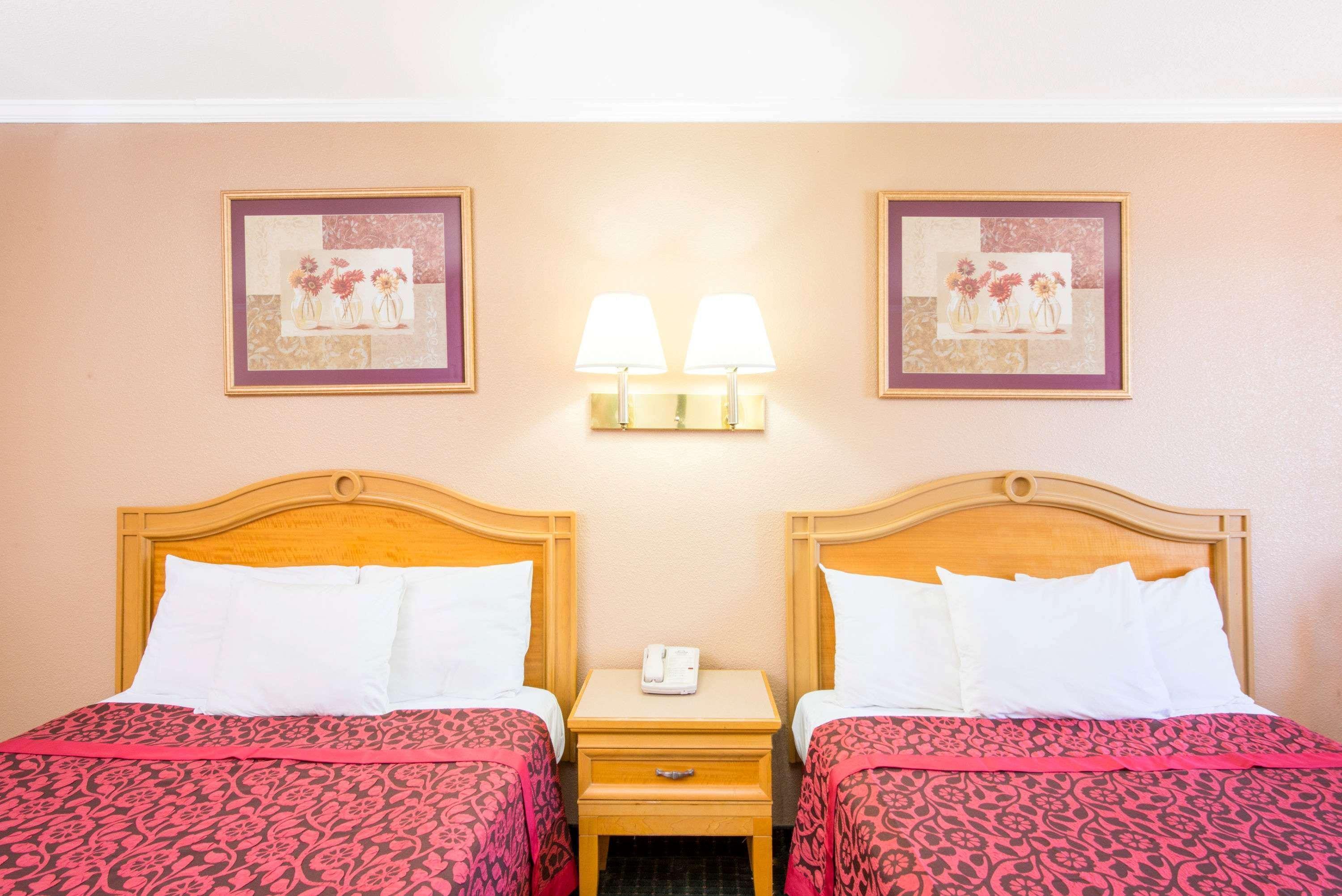 Days Inn By Wyndham Alamogordo White Sands Екстериор снимка