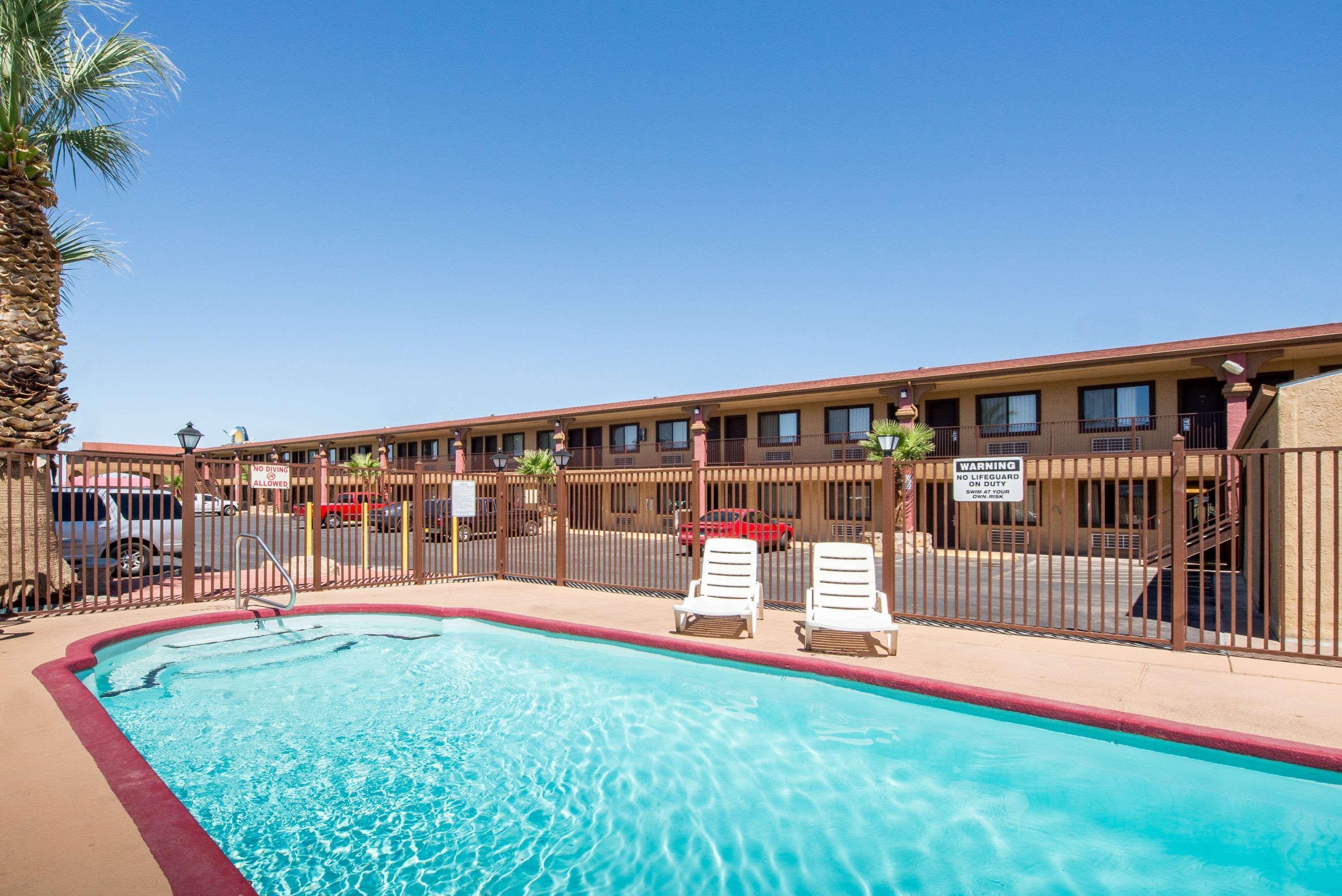 Days Inn By Wyndham Alamogordo White Sands Екстериор снимка
