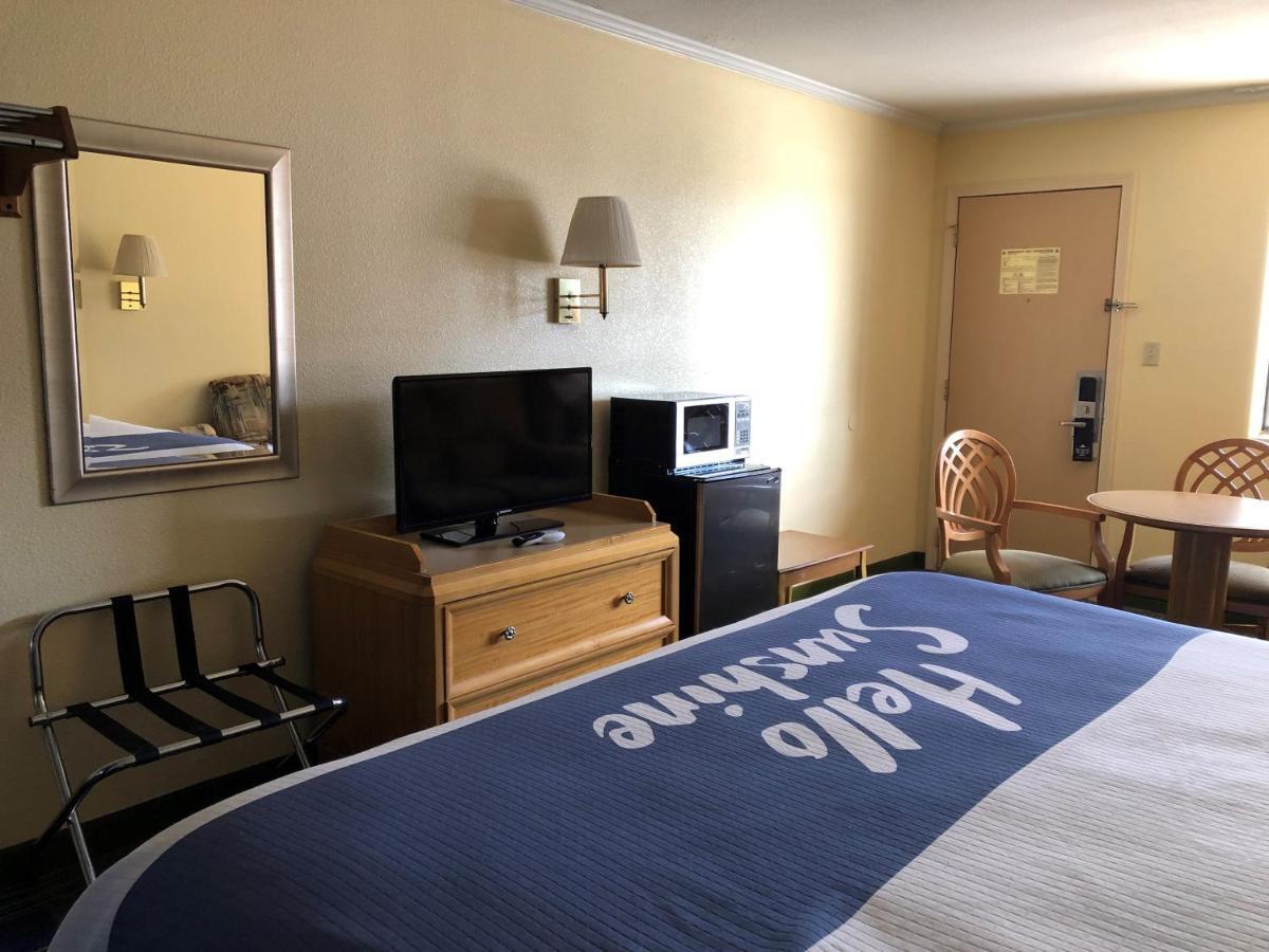 Days Inn By Wyndham Alamogordo White Sands Екстериор снимка