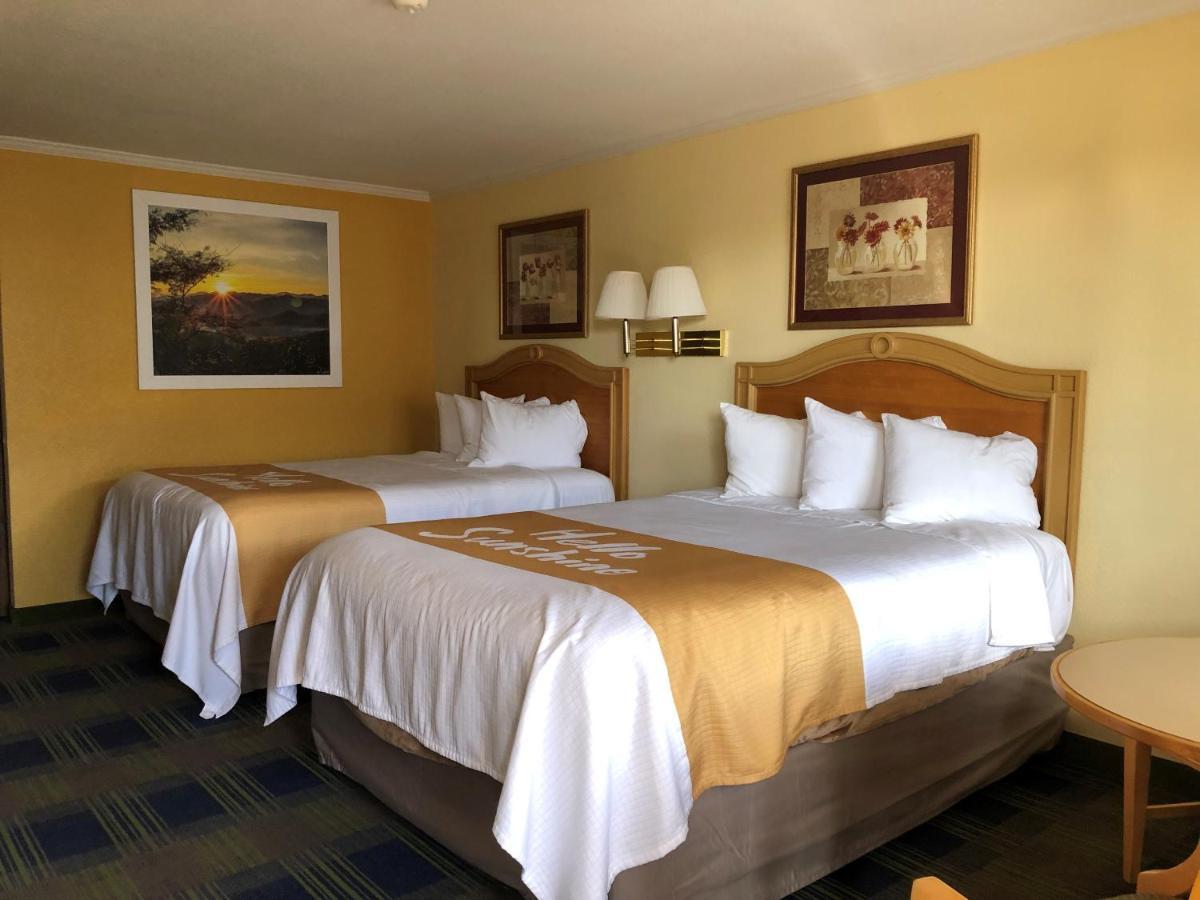 Days Inn By Wyndham Alamogordo White Sands Екстериор снимка