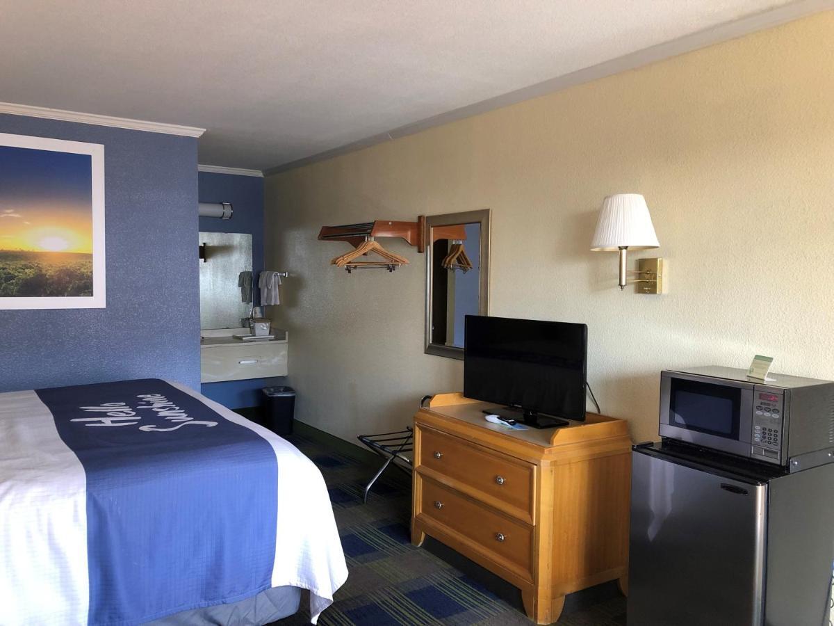 Days Inn By Wyndham Alamogordo White Sands Екстериор снимка